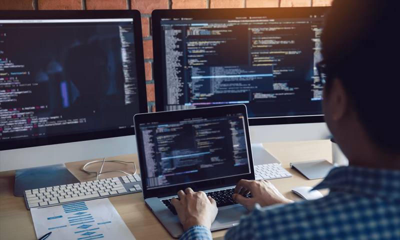 数据科学选型:R与Python如何赋能盈江县网站建设?